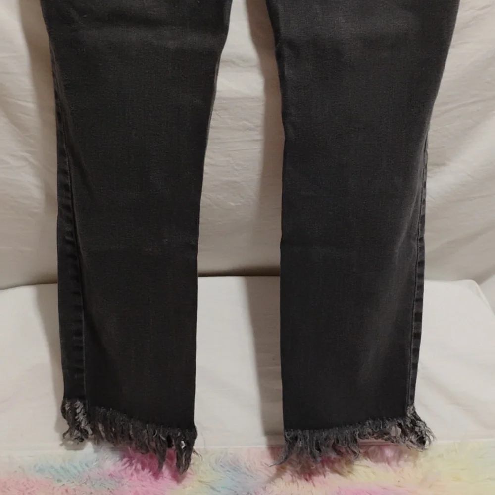 Free People Great Heights Fringed Hem Black Jeans Sz.29 Hardly Worn (A-72) - Picture 7 of 10